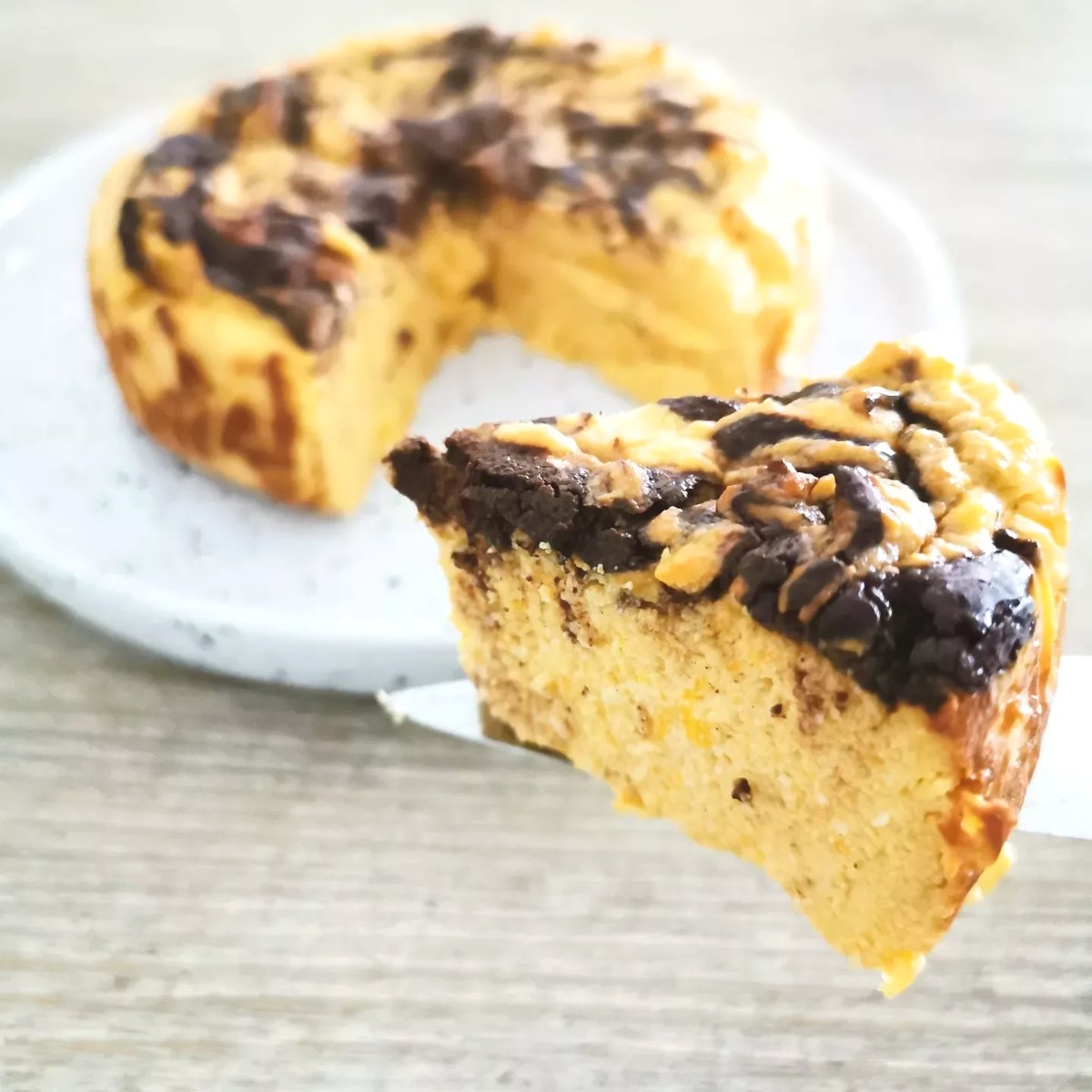 corte de tarta de calabaza