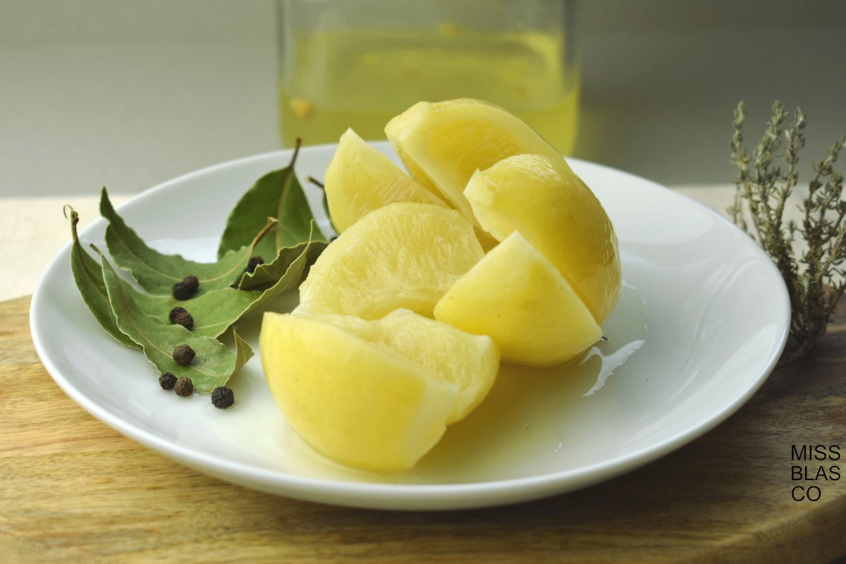 detalle de limones fermentados