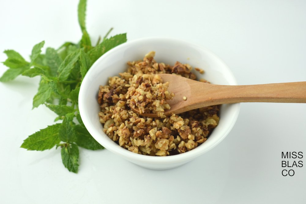 crumble de frutos secos con menta