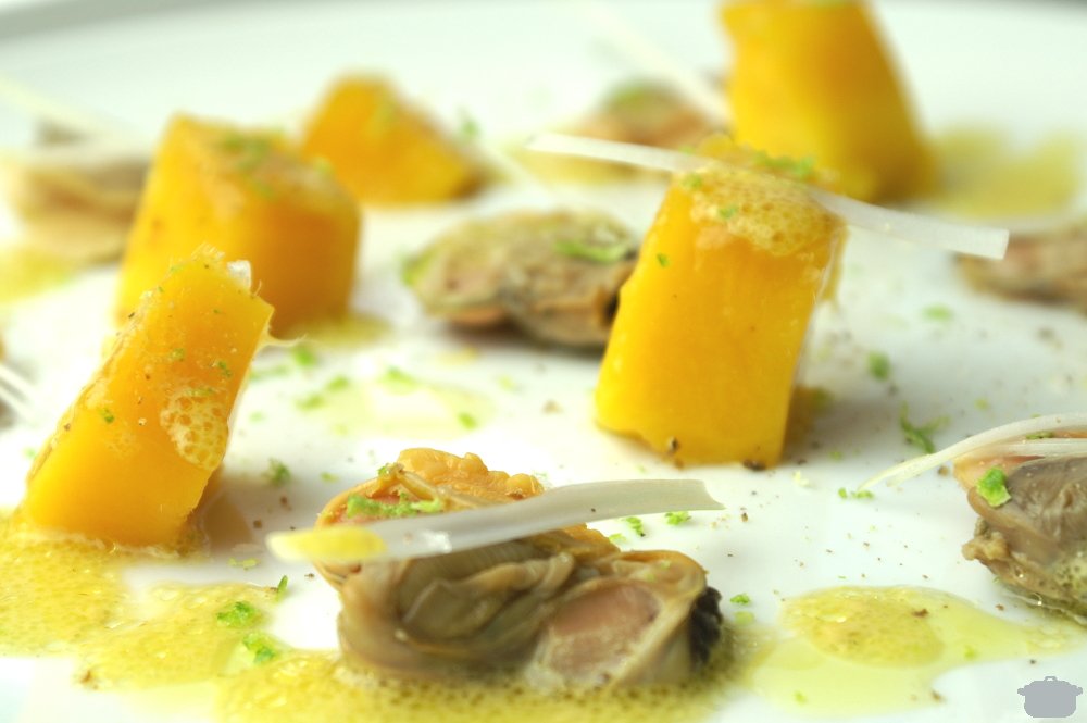 ENSALADA DE MANGO Y ALMEJAS