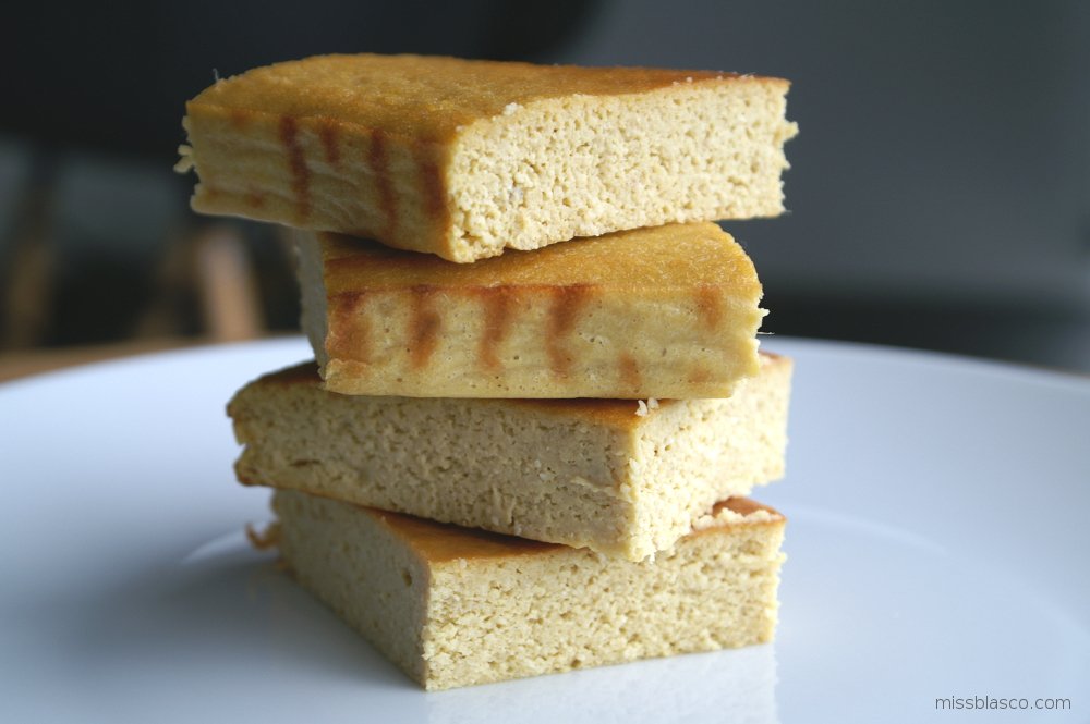 bizcocho de almendra y mango