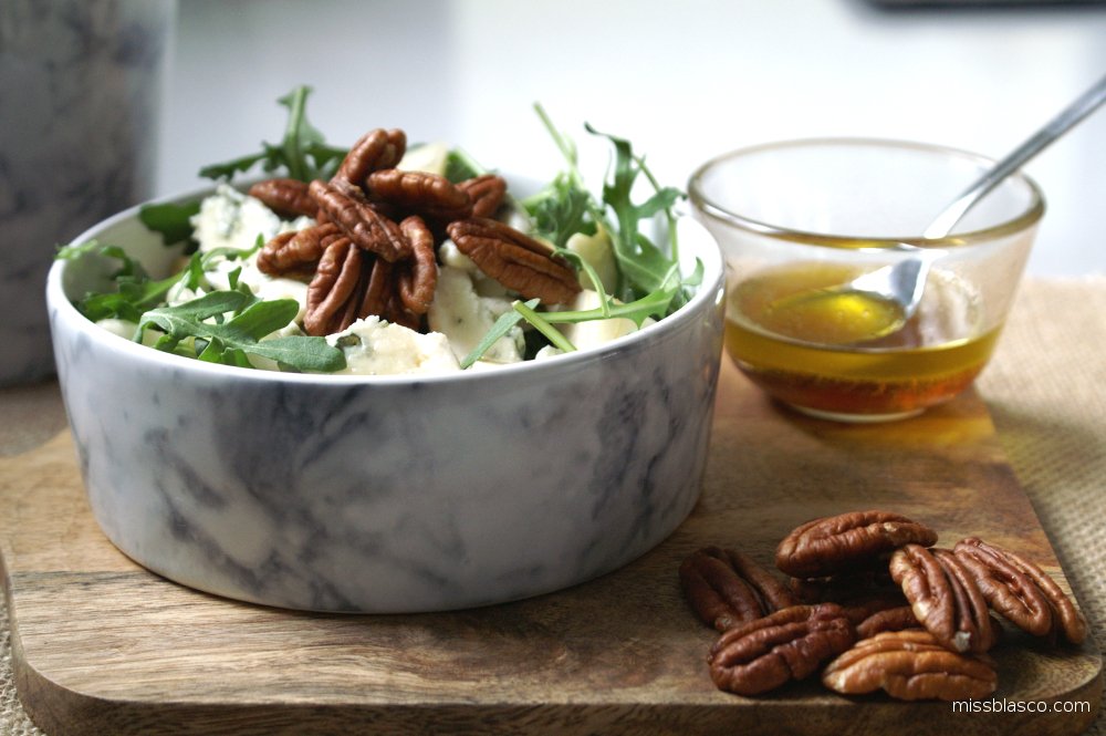 ensalada roquefort y pera con nueces