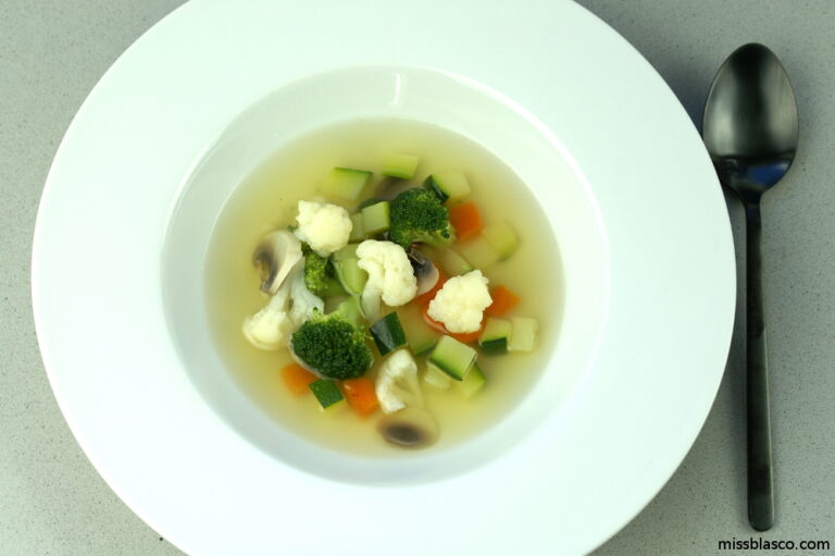 Vegetable soup and how to avoid gastroesophageal reflux.