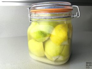 limones fermentados con salmuera